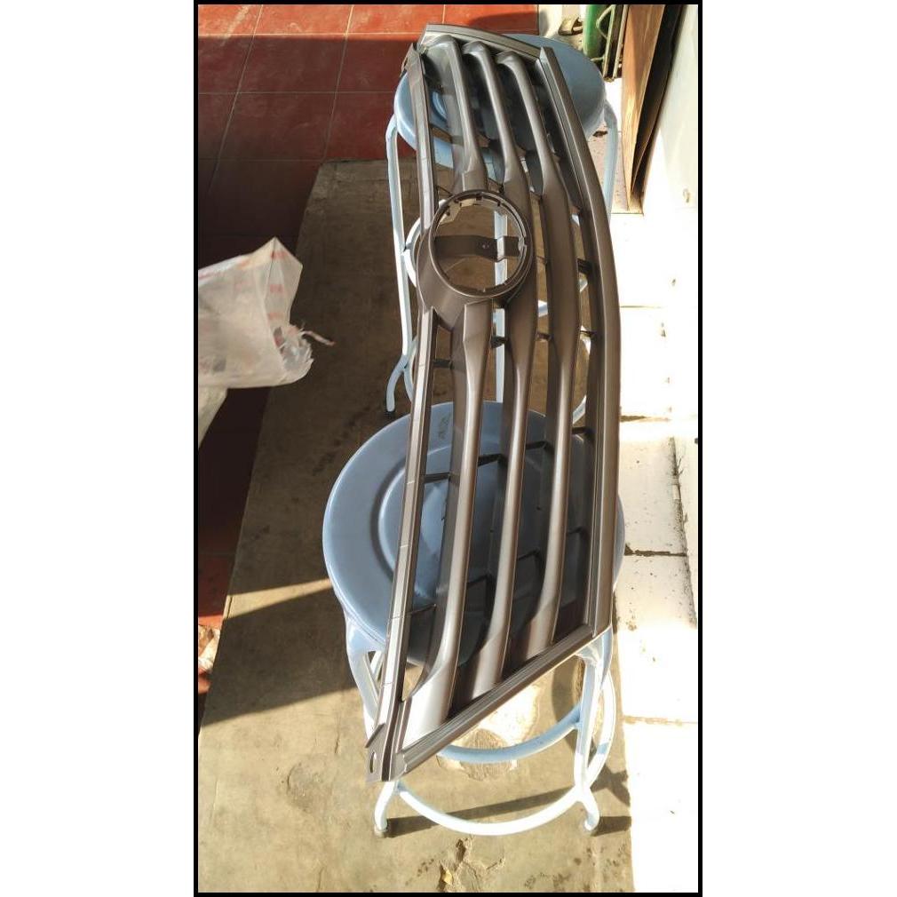 TERLARIS GRILL INNOVA 2011 