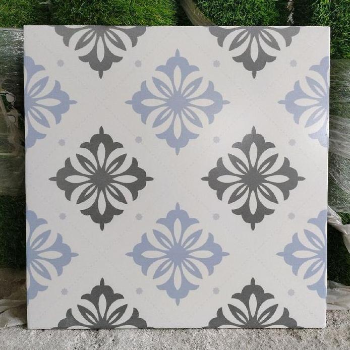 KERAMIK 40X40 MATT MOTIF BATIK ABU BIRU PUTIH BUDSABA