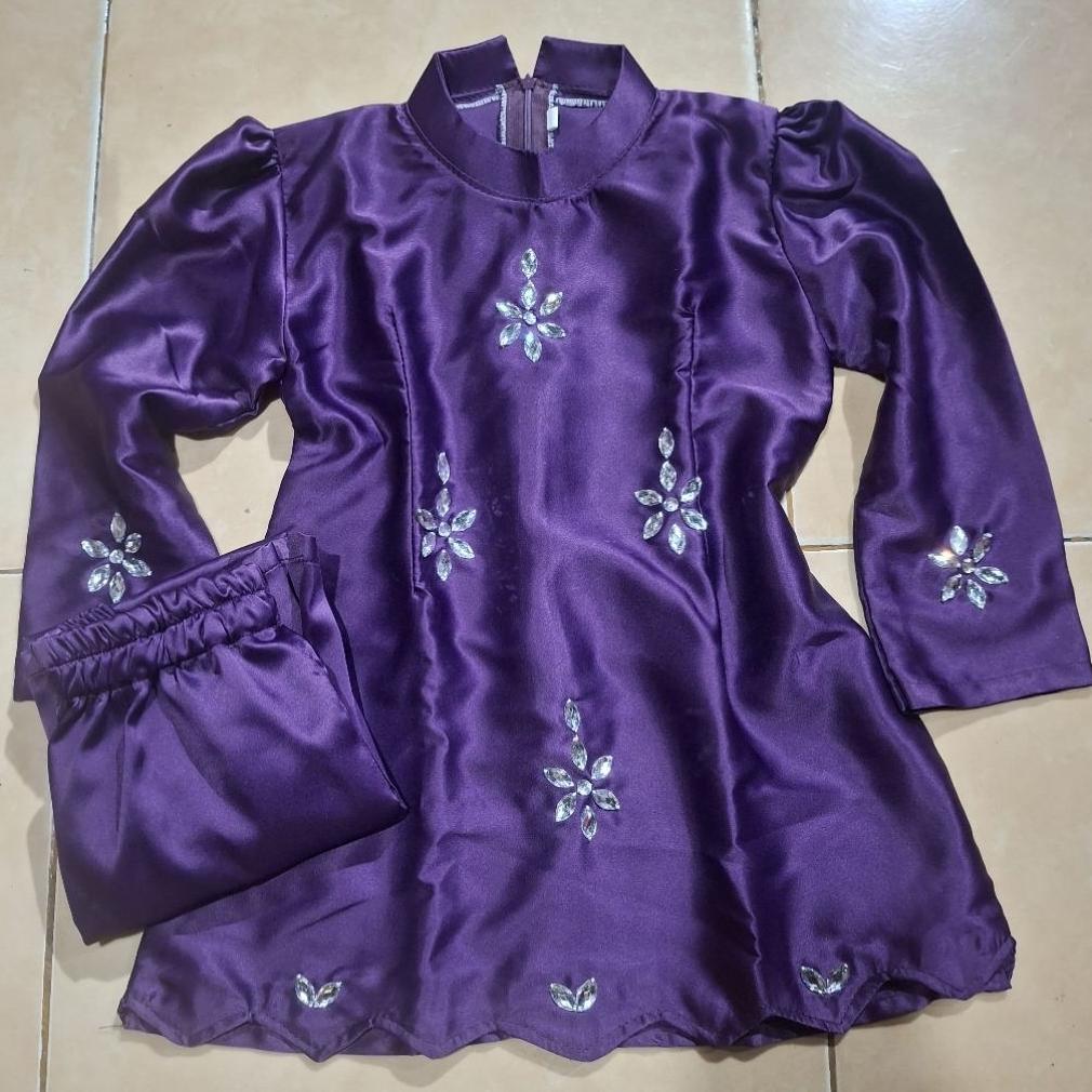 Terbaru BeselerOne Set Baju Anak  Malaysia/ .Kondangan/Keluarga Pesta Kekinian .Ukuran Xxl-S.