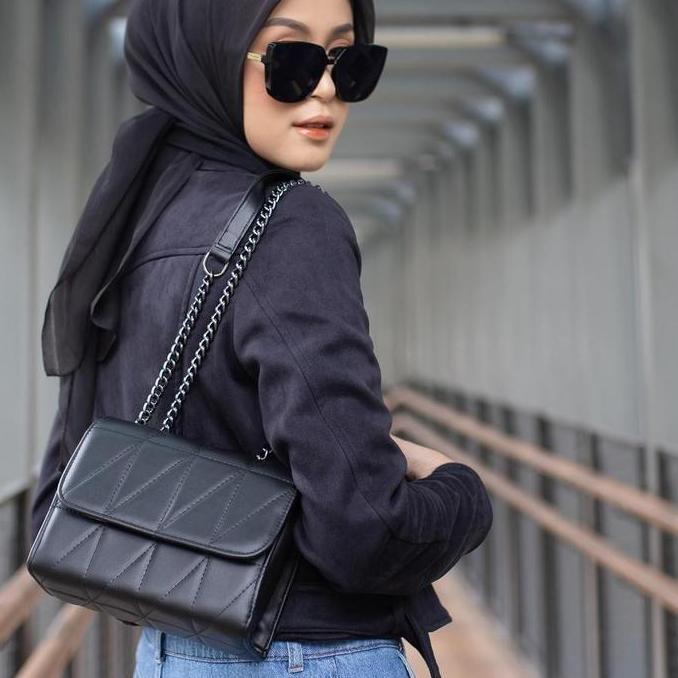 Kasora- Amara Slibag - Delta Mode - Tas Trendy Simpel Hitam Selempang Wanita