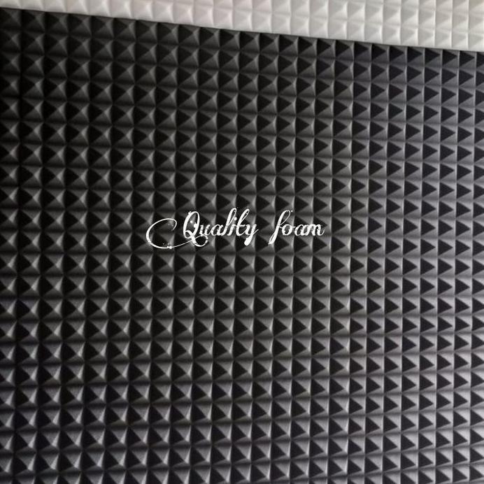 Busa peredam suara piramid