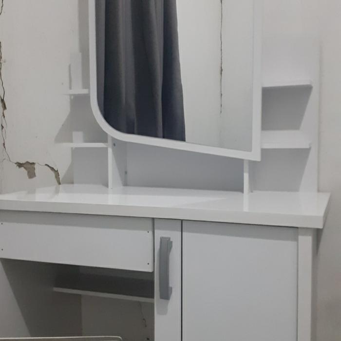 MEJA RIAS KACA SLIDING GESER / MEJA RIAS MINIMALIS