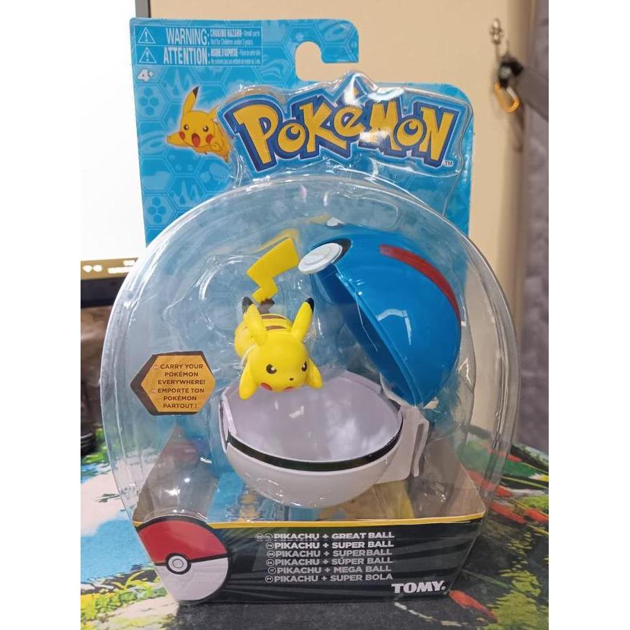 Tomy Pokemon PIKACHU + POKE BALL Action Figure