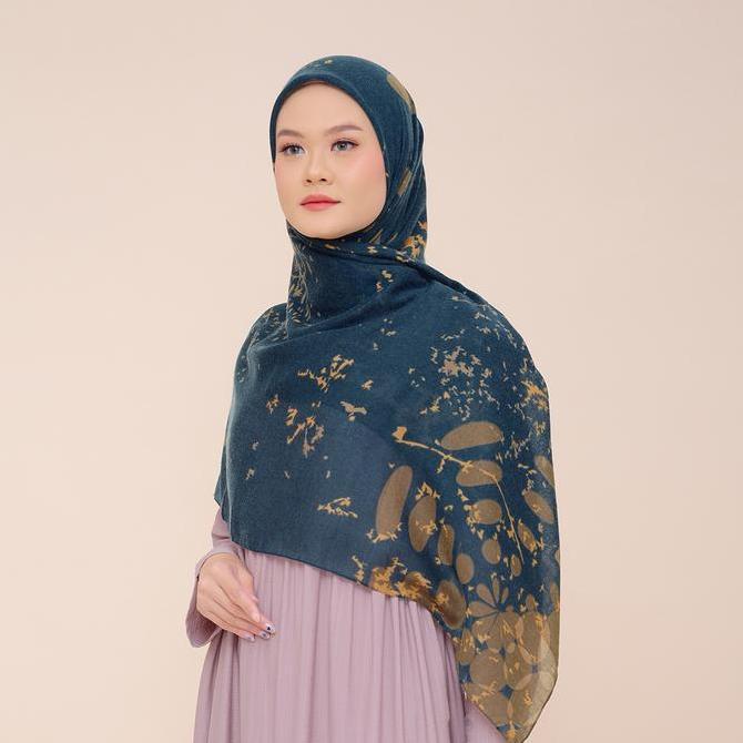 ZM Zaskia Mecca - Hijab Syari Paola Navy Scarf Kerudung Segi Empat Wangi