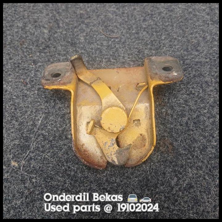 BEST DEAL DOOR LOCK BAGASI TOYOTA COROLLA KE30 1976 