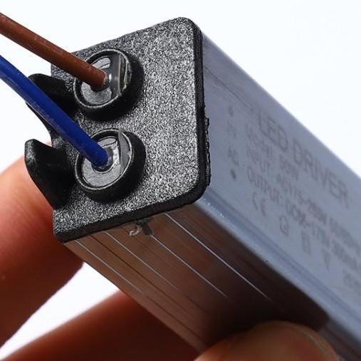 Leggero- Led Driver Waterproof 100W 600 Ma Rangkaian Seri 25-50 Hpl 3W 600Ma