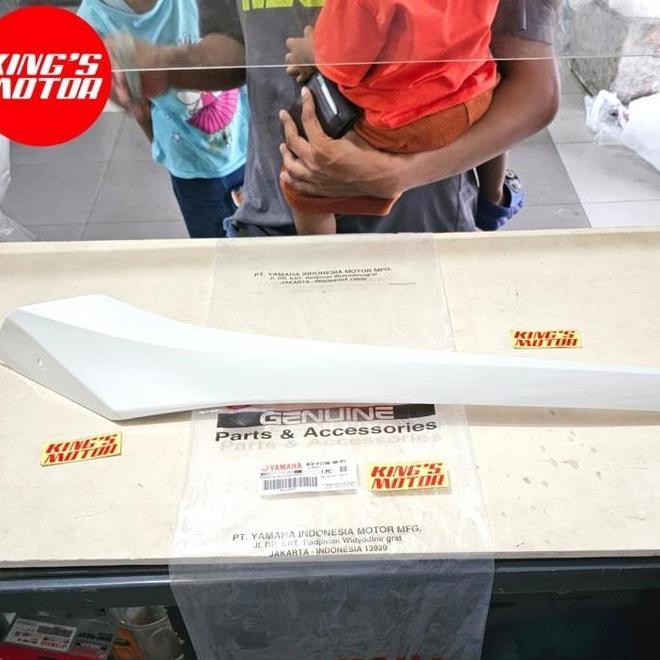 Mole Side Sirip Mole Side Sirip Xmax B74 Putih X-Max Kanan B74-F171M-P1
