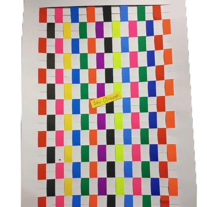 Prakarya anyaman kertas motif mozaik