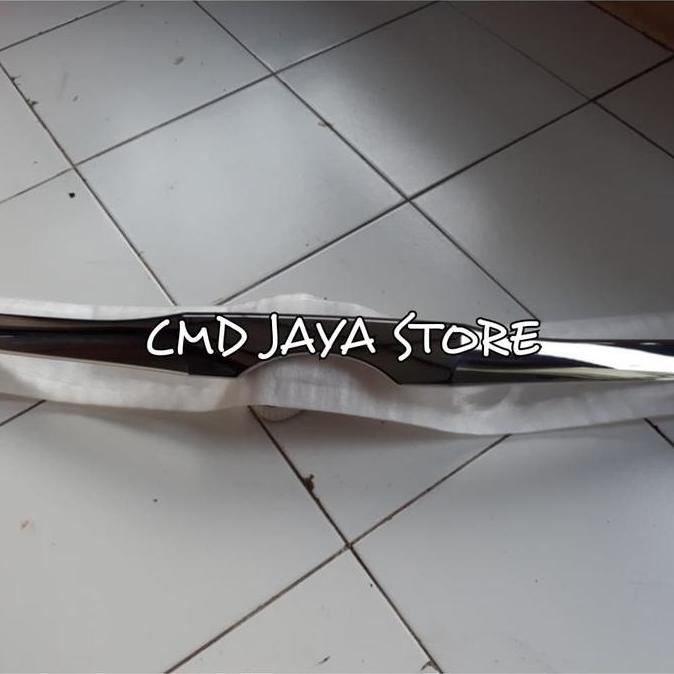 VIST List Kap Mesin Innova 2012-2014 Chrome