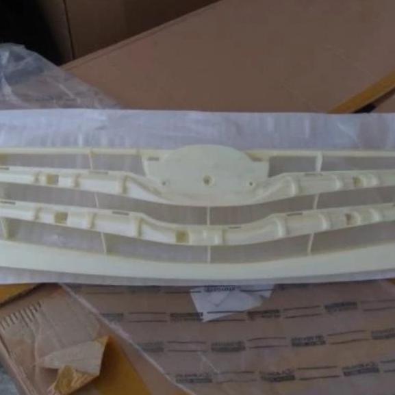 Grill Grille Bumper Bemper Depan Innova 2009/2011 Original