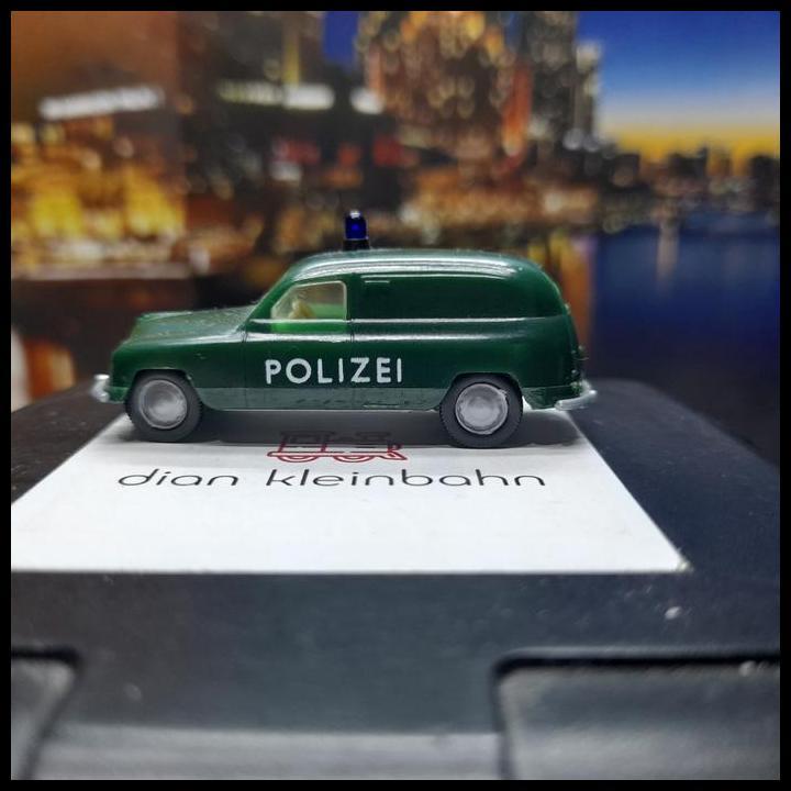 DISKON IGRA MODEL SKALA 1:87 - SKODA 1200 HIJAU (PR14) 