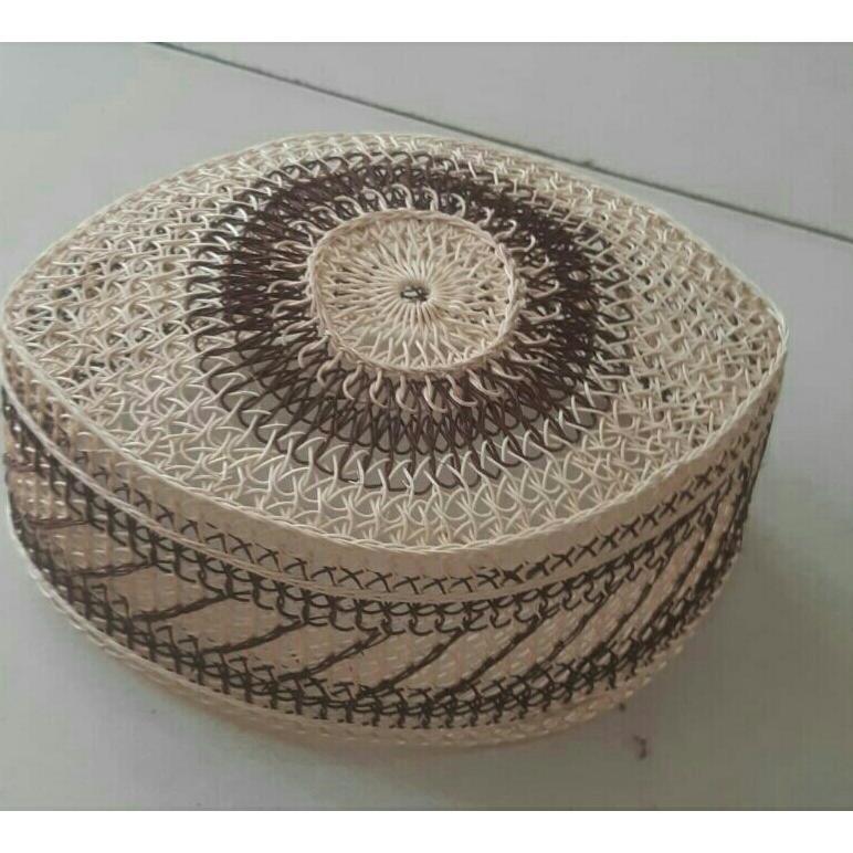 kopiah dari rotan Khas kalimantan