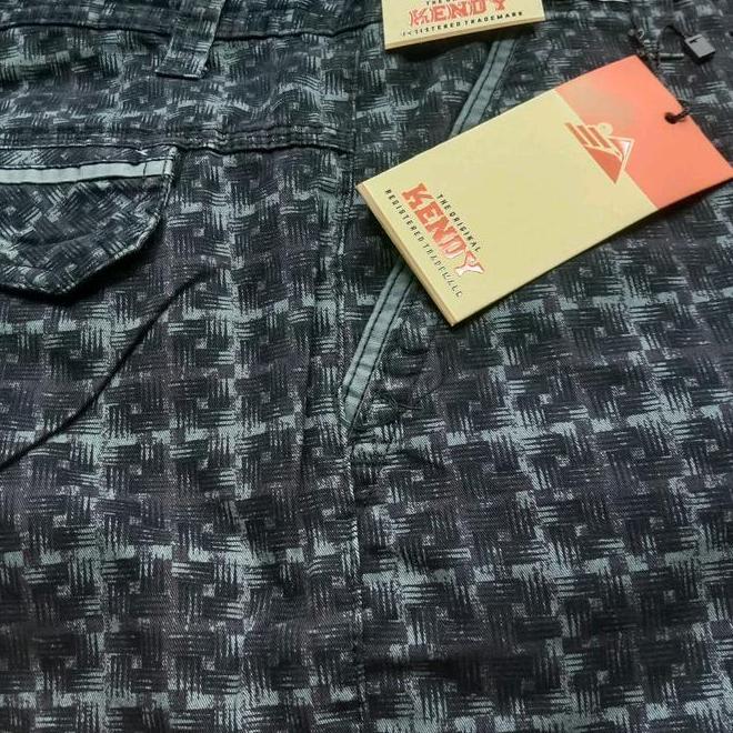 Celana Pendek Pria Merk Kendy