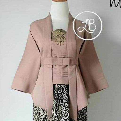 Atasan Kebaya Modern Kutubaru Hitam Dan Ivory BS