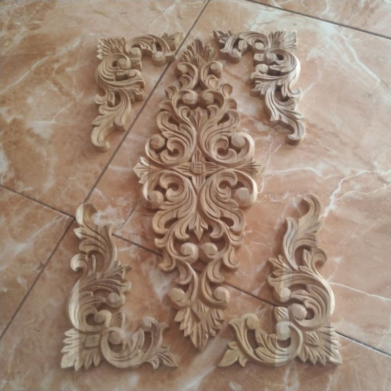 Ukiran Tempel Meja Pintu