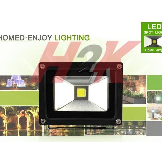 Lampu Sorot/Tembak LED 10W Solar/Tenaga Surya/Matahari