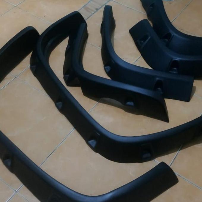 Over Fender Mobil Feroza Taft