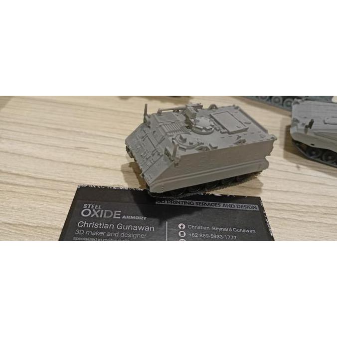 Miniatur ranpur APC M113 TNI