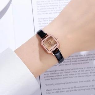 BIG PROMO Jam Tangan Kotak Jam Tangan Korea Model Kotak Jam Tangan Fashion Import Jam Tangan Wanita 