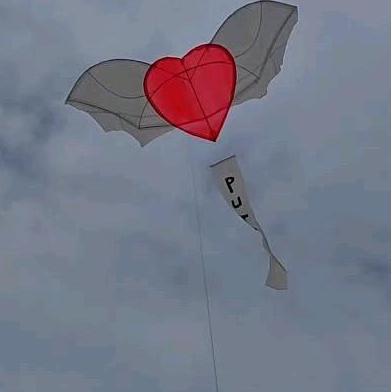 Layangan Love Viral 80Cm Harga Termurah