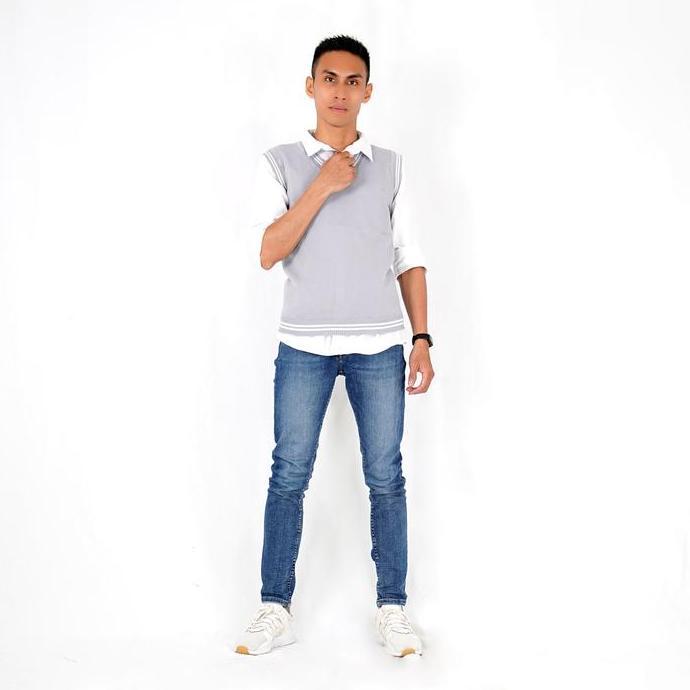 Untere- Okechuku Rompi Rajut Pria Vest Rajut Pria Krem List Putih Vest Pria