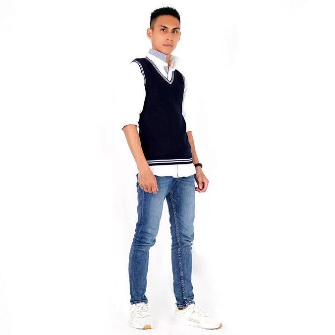 Untere- Okechuku Knit Vest Pria / Rompi Rajut Dewasa Navy List Putih Rompi Pria Rajut Knit Vest Raju
