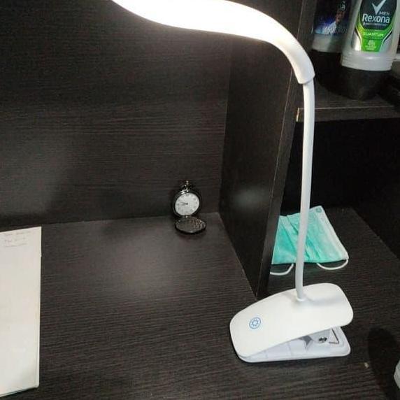 PINA Lampu Meja Belajar jepit MEJA - LED lampu baca - bisa di cas
