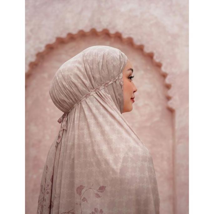 Heaven Lights - Aira Prayer Set - Mukena Motif Wanita