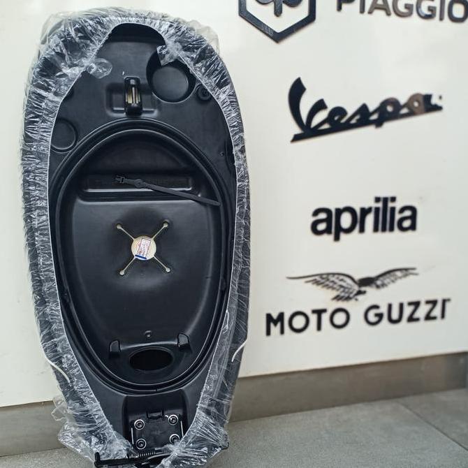 jok vespa sprint primavera hitam iget