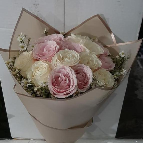 kado anniversary pernikahan ,hand bouquet,bucket bunga asli hari guru