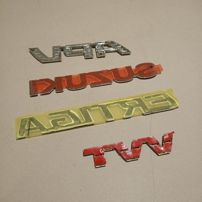 Emblem Suzuki APV Ertiga VVT ori bekas murah