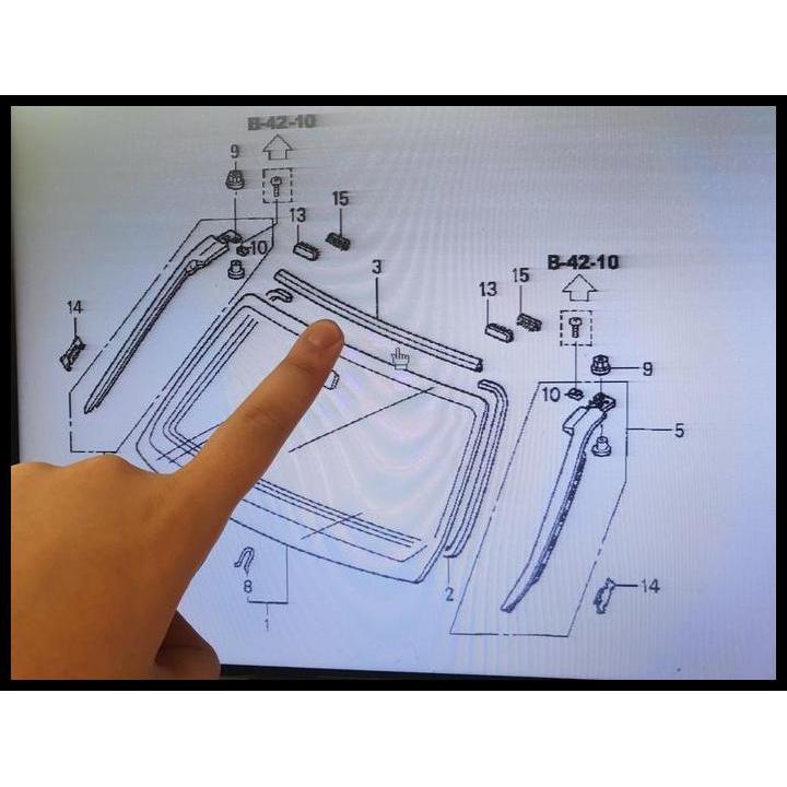 TERLARIS KARET MOLDING LIST LIS KACA DEPAN BAGIAN ATAS HONDA CRV RD GEN.2 2002 2003 2004 2005 2006 O