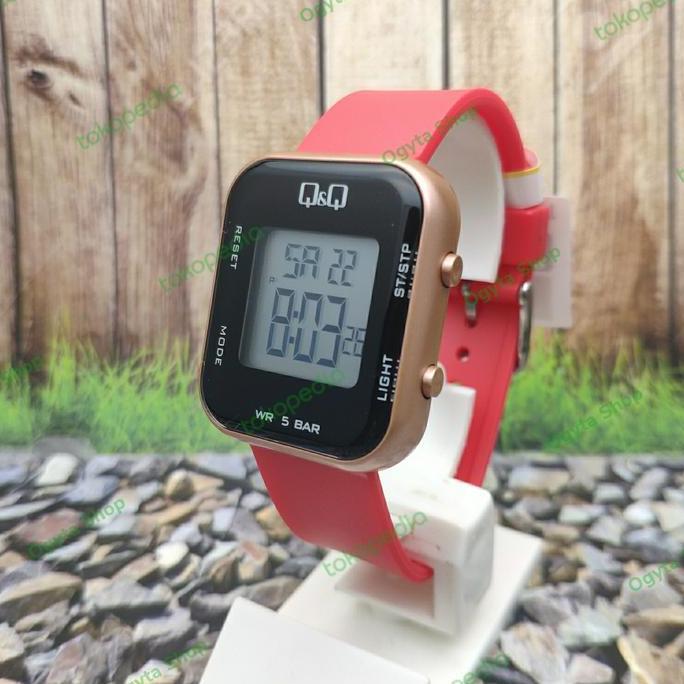 Ready  Jam Tangan Wanita Anak Q&Q QnQ Digital Strap Karet M207J002Y Original