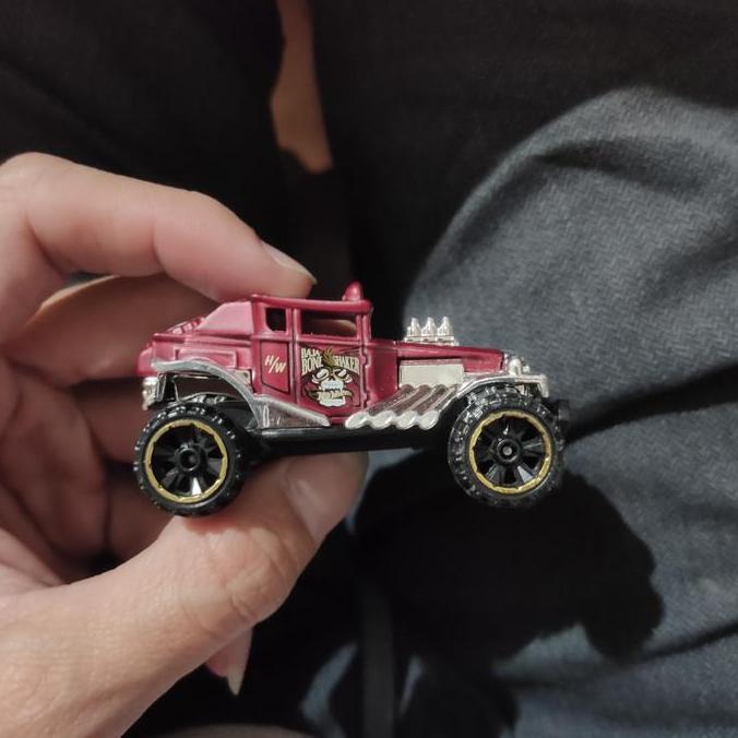 hot wheels baja bone shaker merah loose