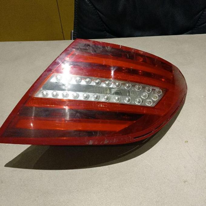 Stop Lamp Kanan Mercedes Benz Mercy W204 c250 Facelift Original Bekas