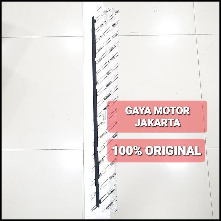 TERBARU PELIPIT PINTU-KARET KACA LUAR BELAKANG KANAN AVANZA-XENIA 2003-2011 