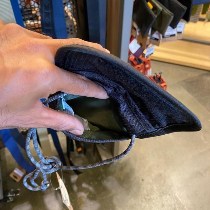 New EIGER TAS WANITA HANG ON WALLET - BLACK
