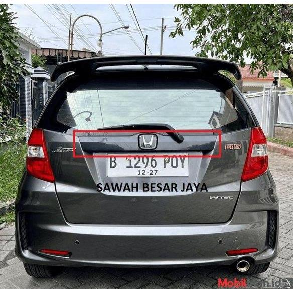 READY TRUNK LID GARNISH LIST HITAM PINTU BAGASI BELAKANG JAZZ S RS GE8