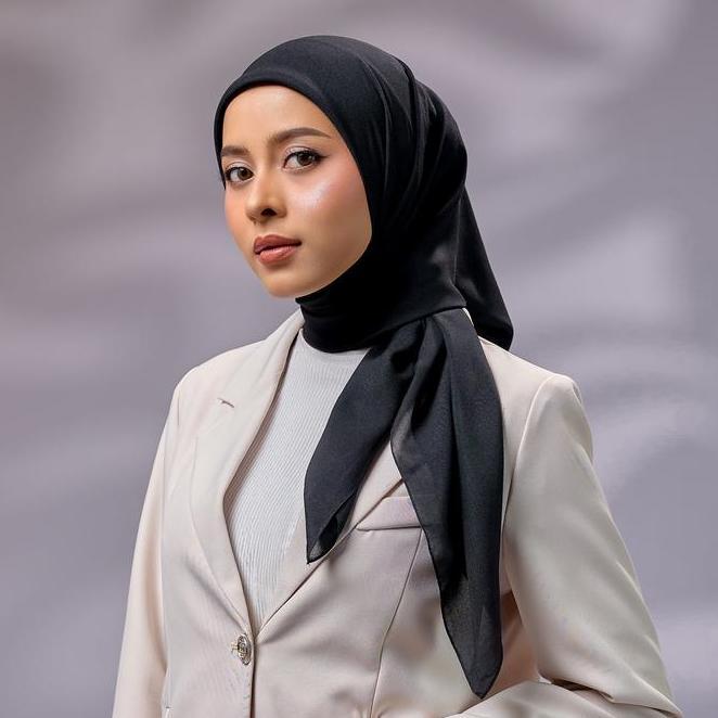 Special 10K Zm Zaskia Mecca Sana Bla Hijab Polycotton Hitam Kerudung Segi Empat Square Lembut Nyaman