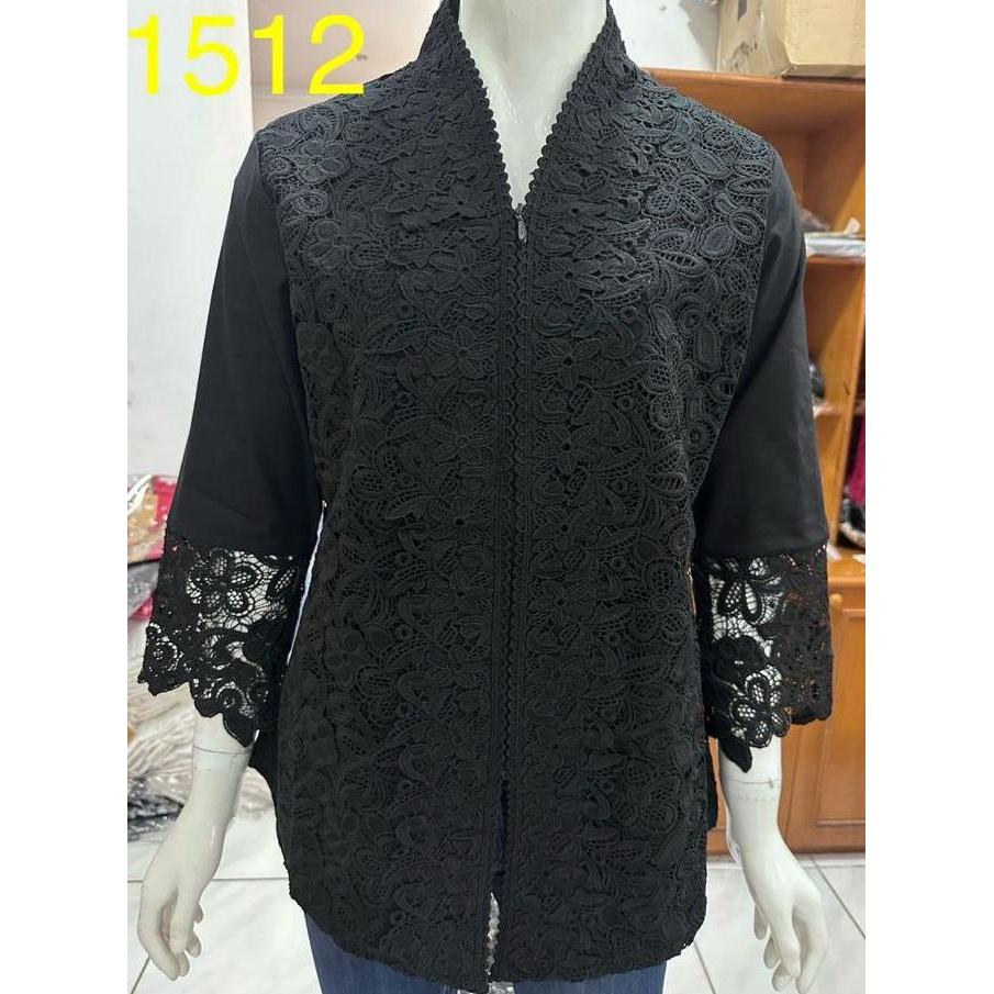 Alexuez kebaya brukat full depan hitam /kebaya brukat alexuez kebaya premium 1 / kebaya full brukat 