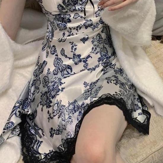 Vestito- Lingerie Dress Satin Mini Deep V Silk Baju Tidur Nita Daster 313 Hitam Desa Pendek