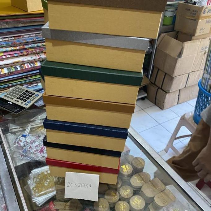 Akukamu- Hardbox Kotak Kado / Box Kue Kering / Box Hampers