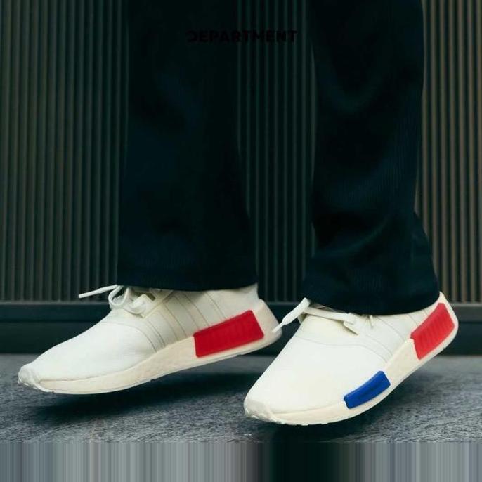 Sepatu Sneakers Unisex Adidas Nmd R1 Hq4451 Original
