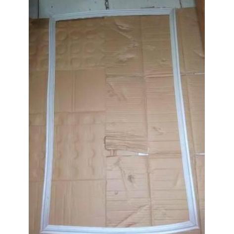 GASKET KARET PINTU KULKAS KULKAS DAICHI KNOCK DOWN 105 X 68 CM RG27