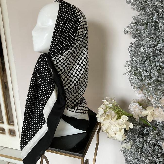 Murah Khanaan + Polka Scarf + Black