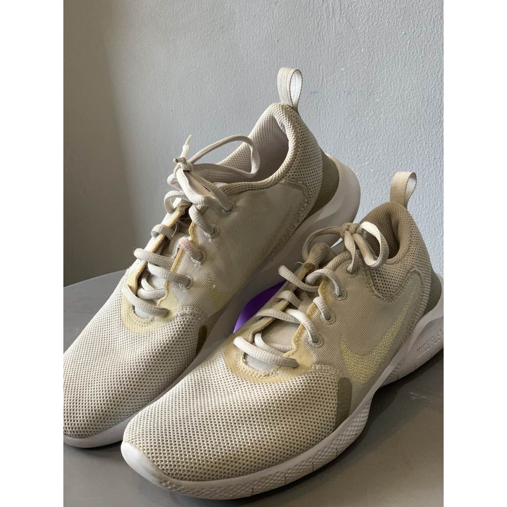 Sepatu Nike Flex Running warna Putih Gold Size 38 Preloved