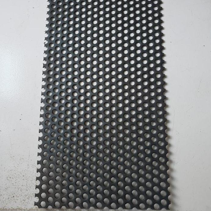 Plat Peforated Besi Tebal 1,5mm Lubang 5mm Potongan