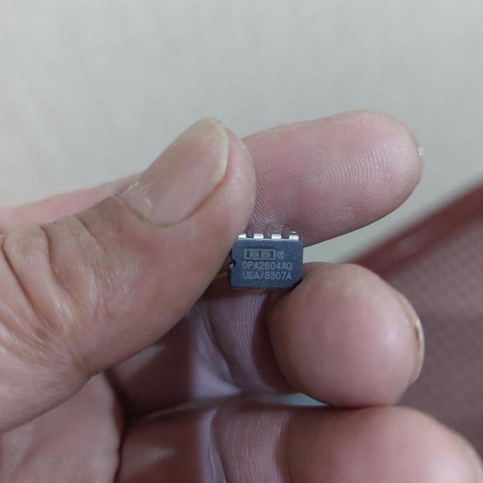 NEW OPA2604AQ CERAMIC DUAL OPAMP