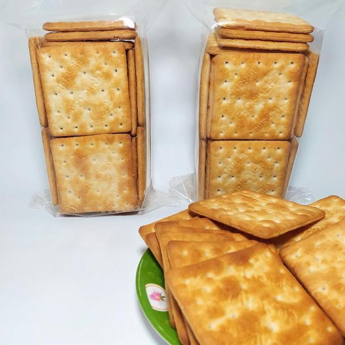 Barudatanglagi- Biskuit Lemon Puff Dan Gabin Creckers Khong Guan