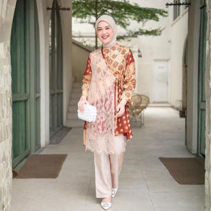 OOTD AQEELA Kimono Chantilly lace Blouse / Tunik Batik Modern Viscose Kondangan (Hanya Atasan) OOTD